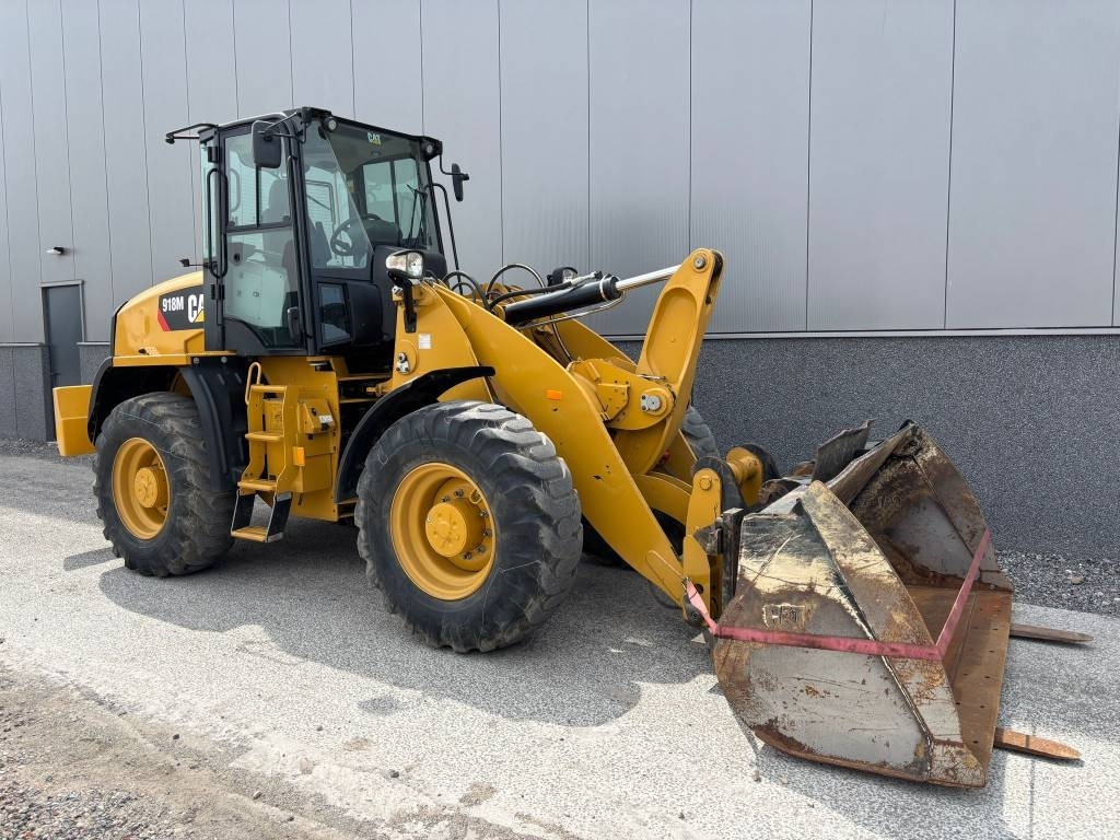 Chargeuse sur pneus CAT 918 M
