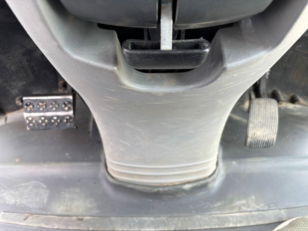 Chargeuse sur pneus CAT 918 M