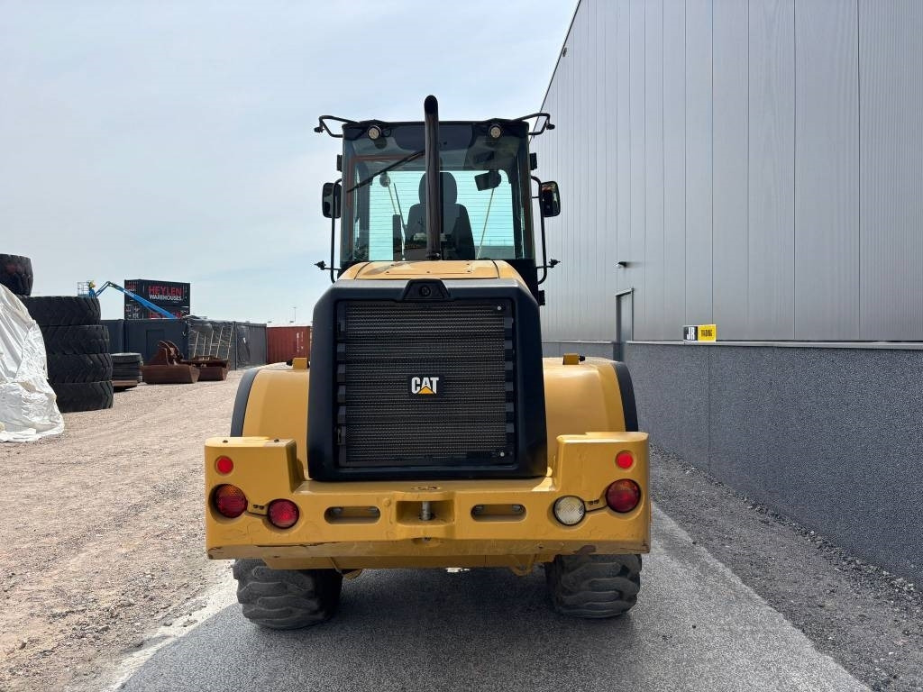 Chargeuse sur pneus CAT 918 M