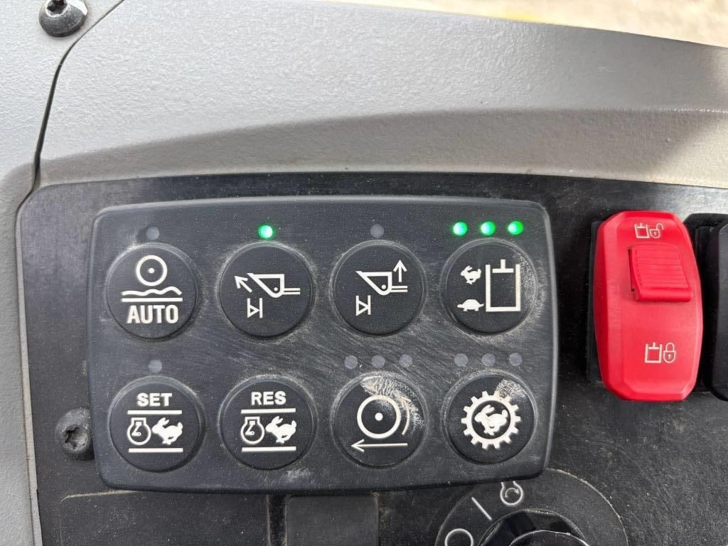 Chargeuse sur pneus CAT 918 M