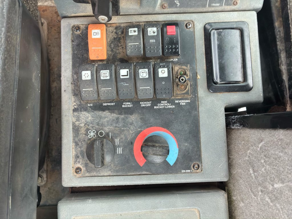 Chargeuse sur pneus CAT 924G