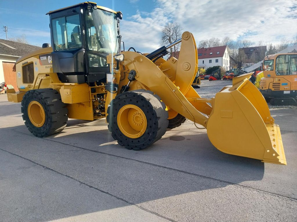 Chargeuse sur pneus CAT 926M