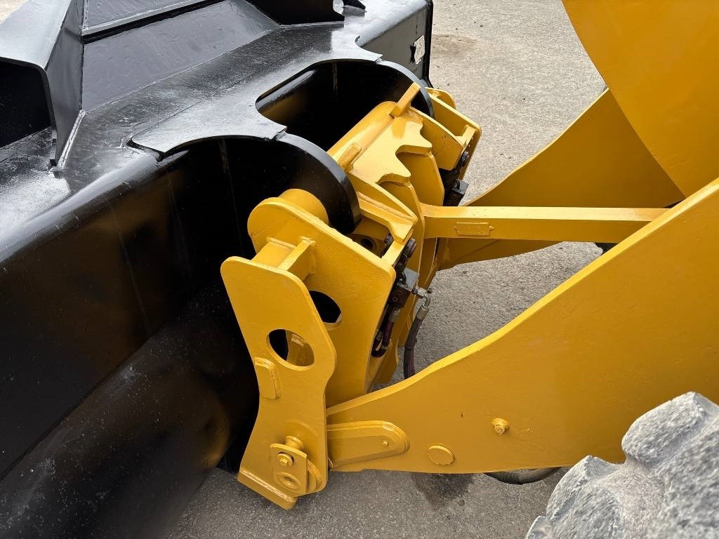 Chargeuse sur pneus CAT 926M