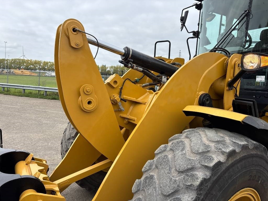 Chargeuse sur pneus CAT 926M