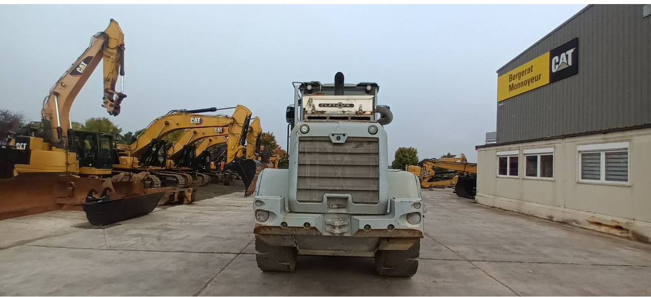 Chargeuse sur pneus CAT 930M