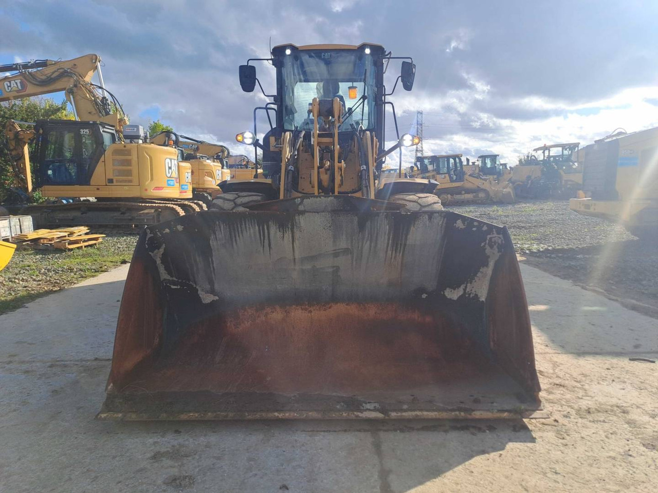 Chargeuse sur pneus CAT 930M