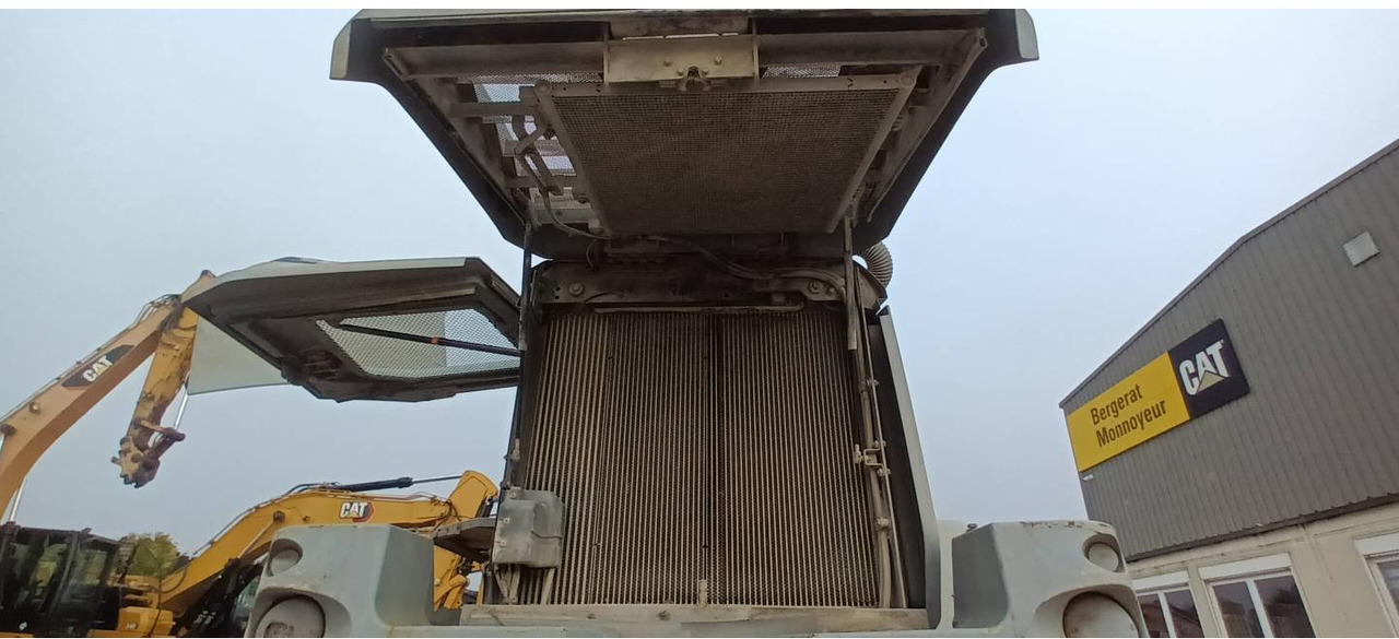 Chargeuse sur pneus CAT 930M