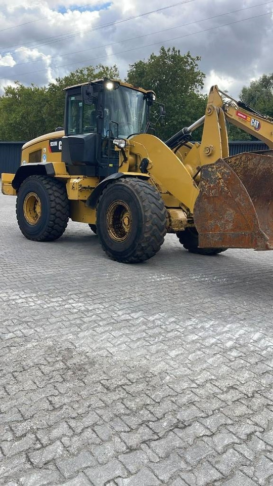 Chargeuse sur pneus CAT 938M