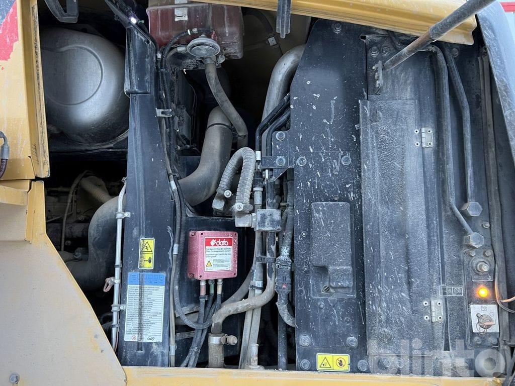 Chargeuse sur pneus CAT 938M Lång bom