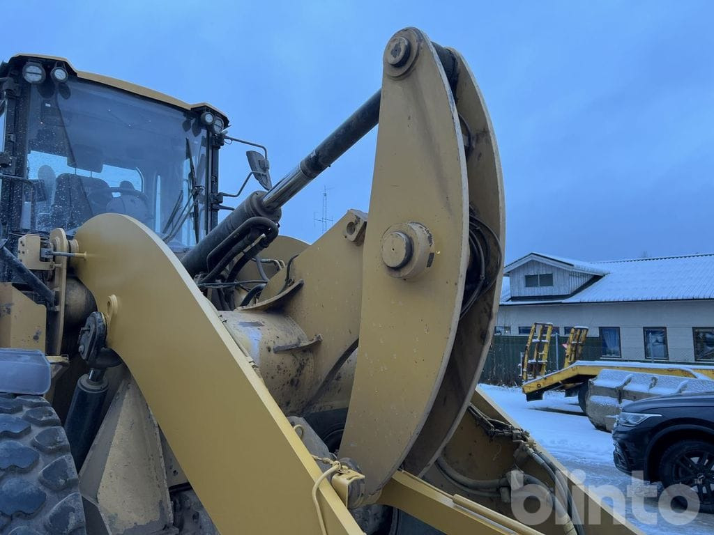 Chargeuse sur pneus CAT 938M Lång bom