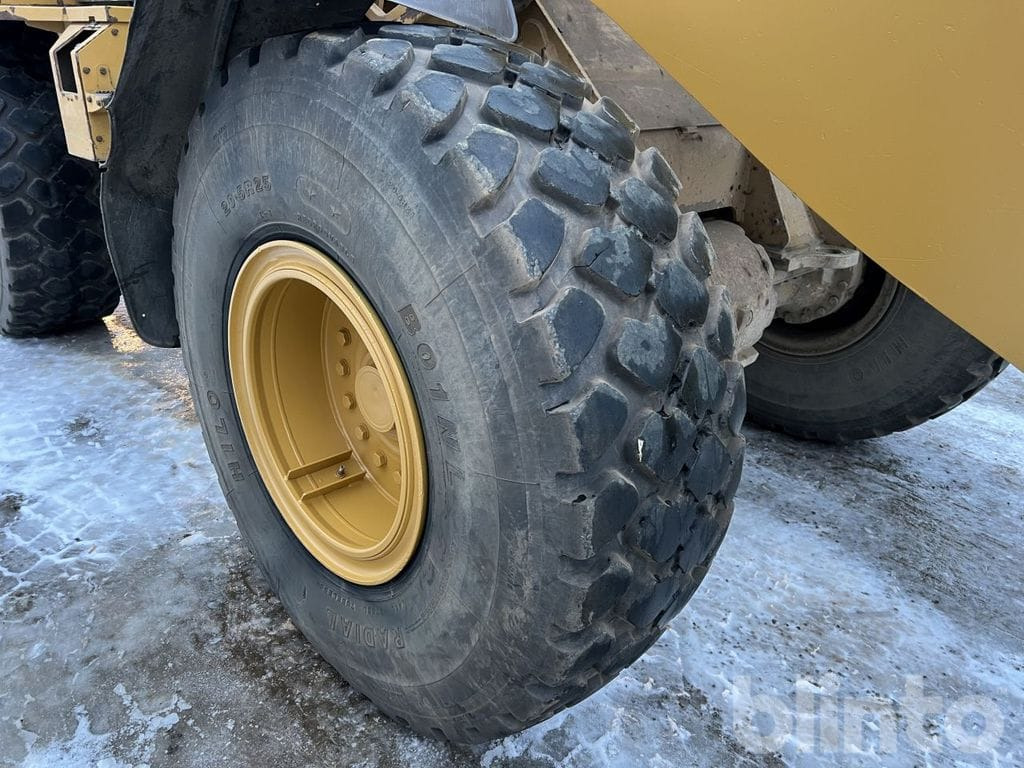 Chargeuse sur pneus CAT 938M Lång bom