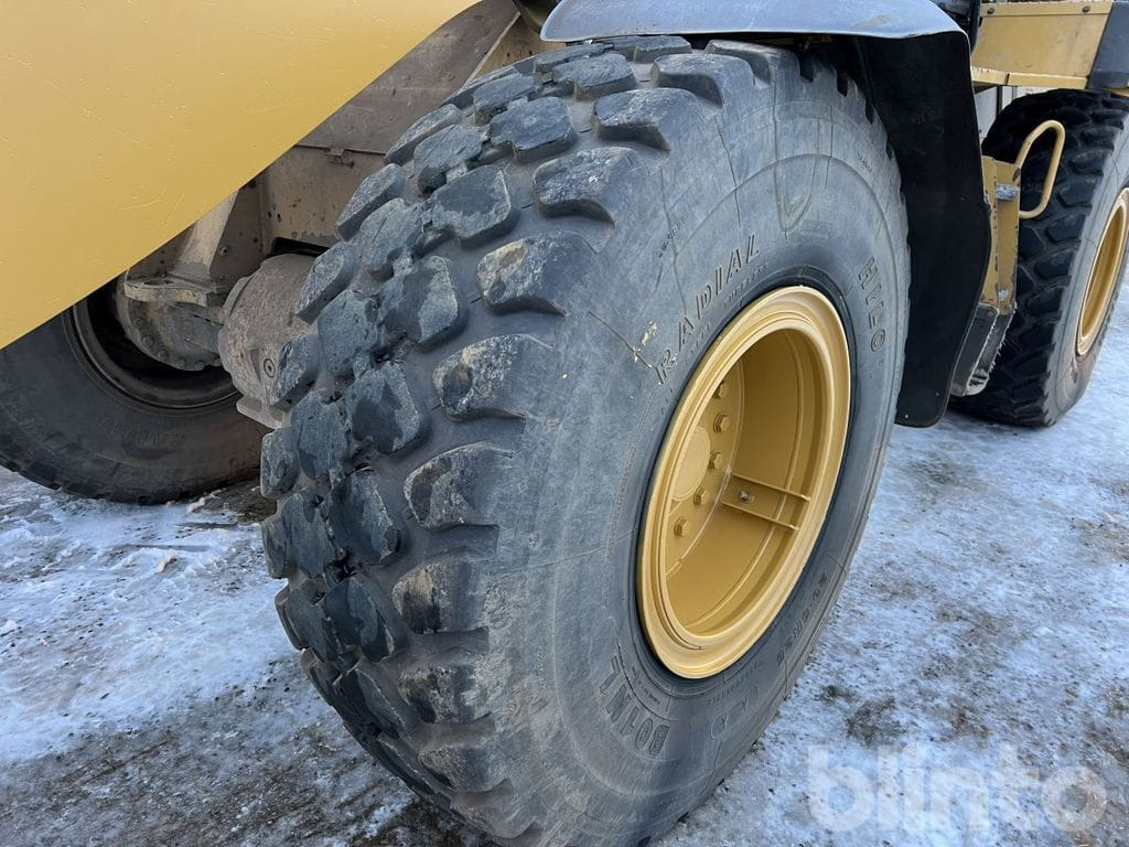 Chargeuse sur pneus CAT 938M Lång bom