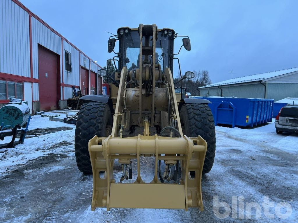 Chargeuse sur pneus CAT 938M Lång bom