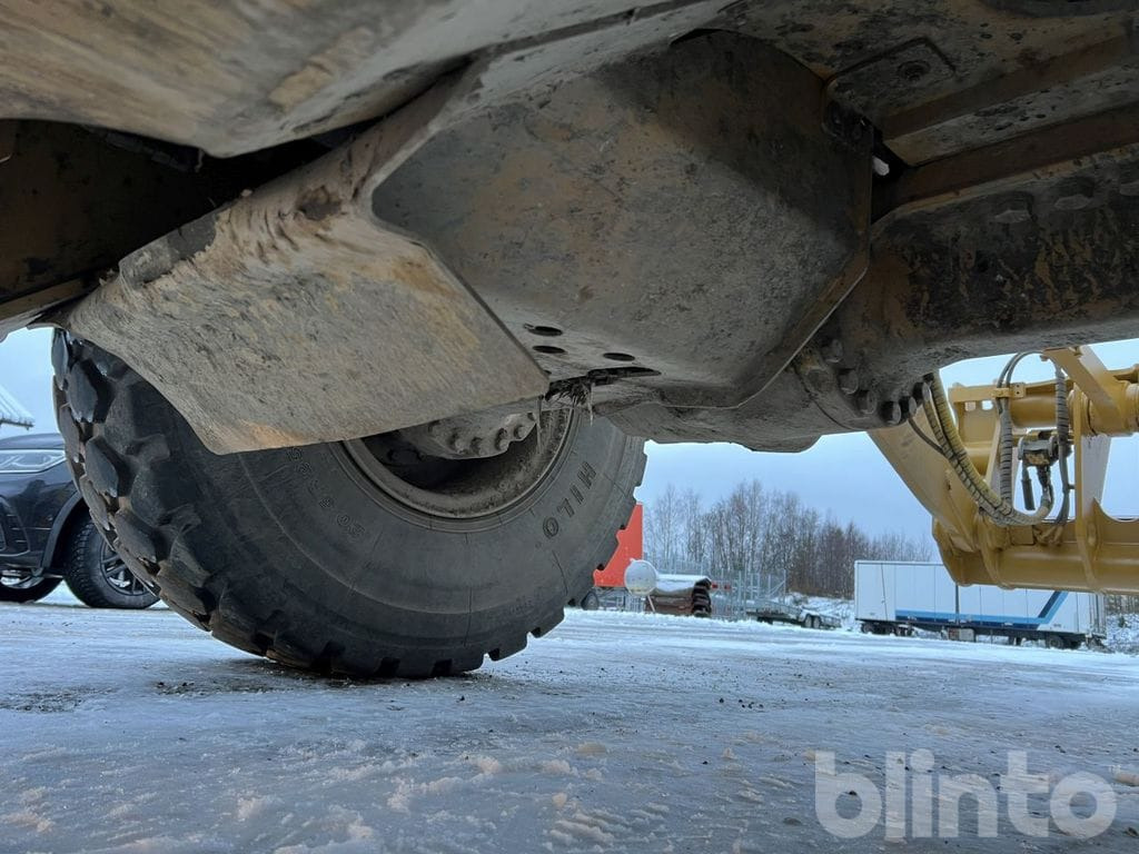 Chargeuse sur pneus CAT 938M Lång bom