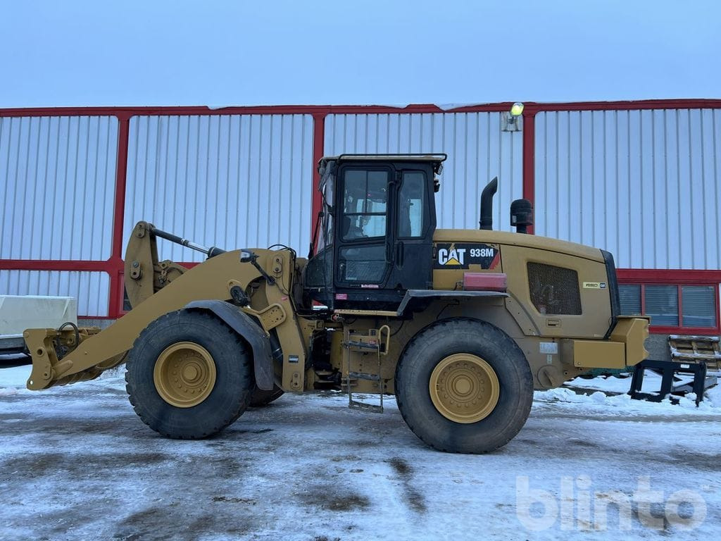 Chargeuse sur pneus CAT 938M Lång bom