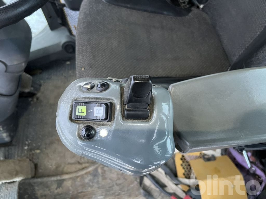 Chargeuse sur pneus CAT 938M Lång bom