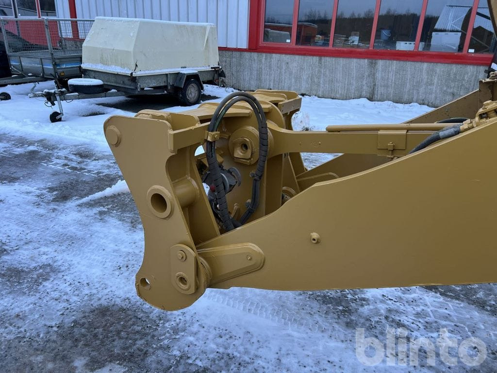 Chargeuse sur pneus CAT 938M Lång bom