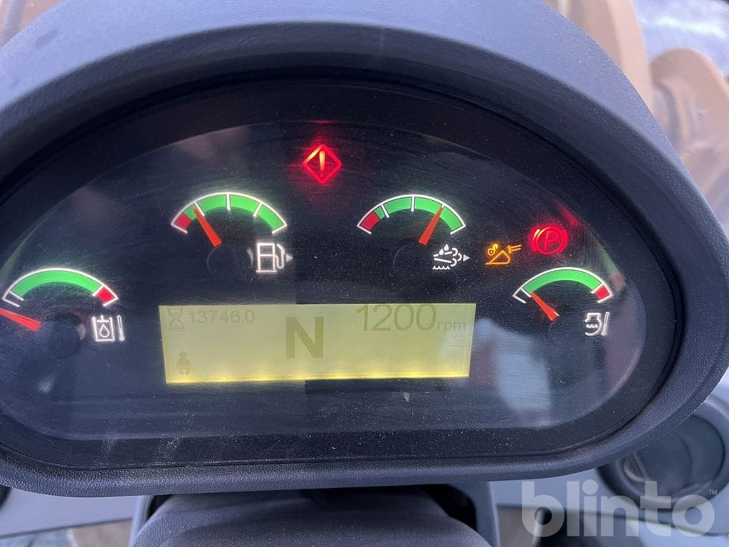 Chargeuse sur pneus CAT 938M Lång bom