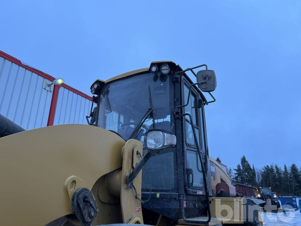 Chargeuse sur pneus CAT 938M Lång bom