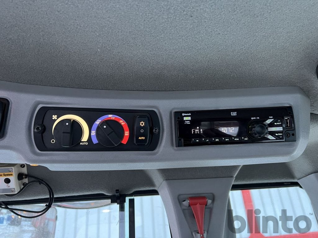 Chargeuse sur pneus CAT 938M Lång bom