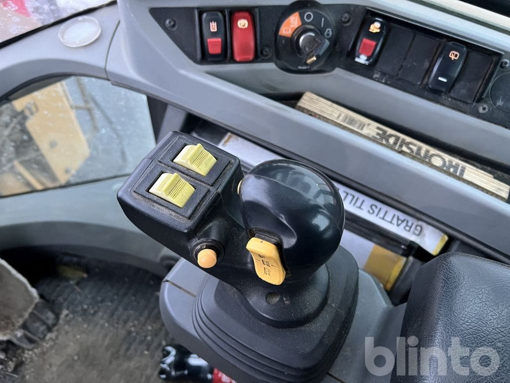 Chargeuse sur pneus CAT 938M Lång bom