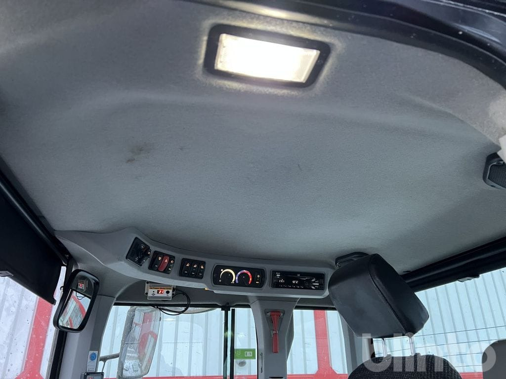 Chargeuse sur pneus CAT 938M Lång bom