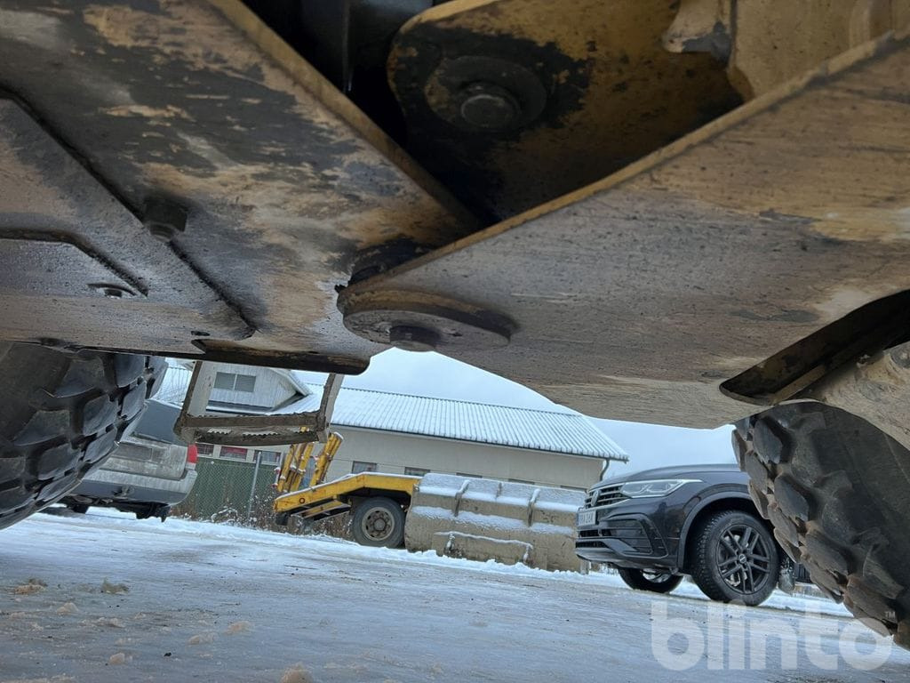 Chargeuse sur pneus CAT 938M Lång bom