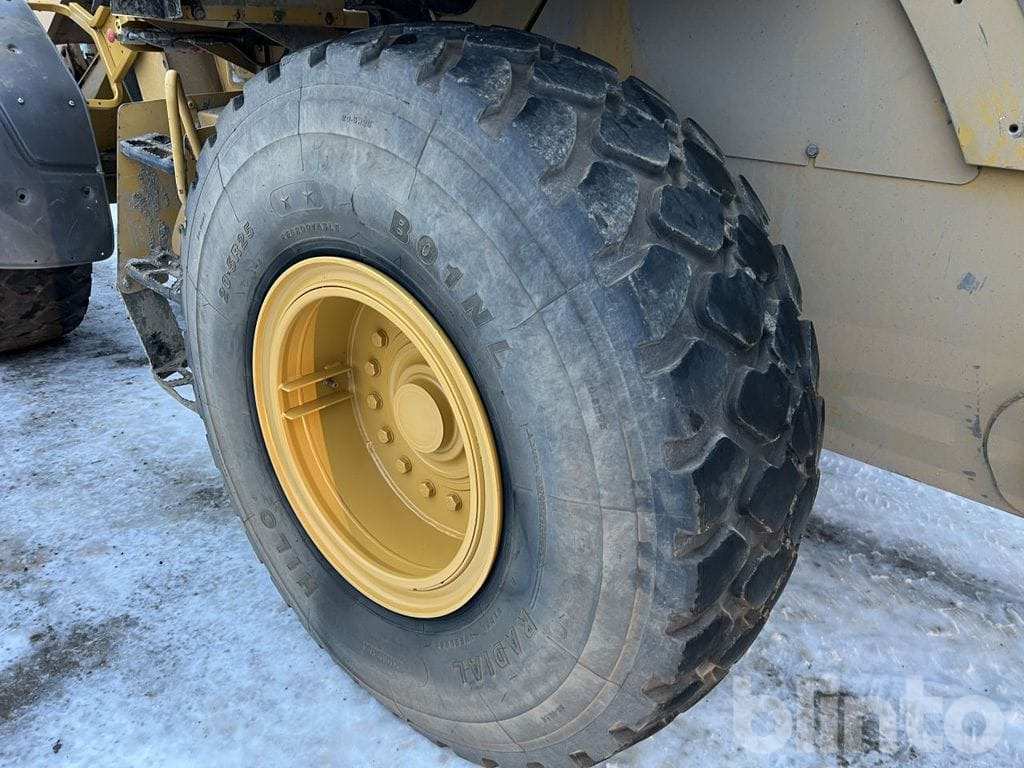 Chargeuse sur pneus CAT 938M Lång bom