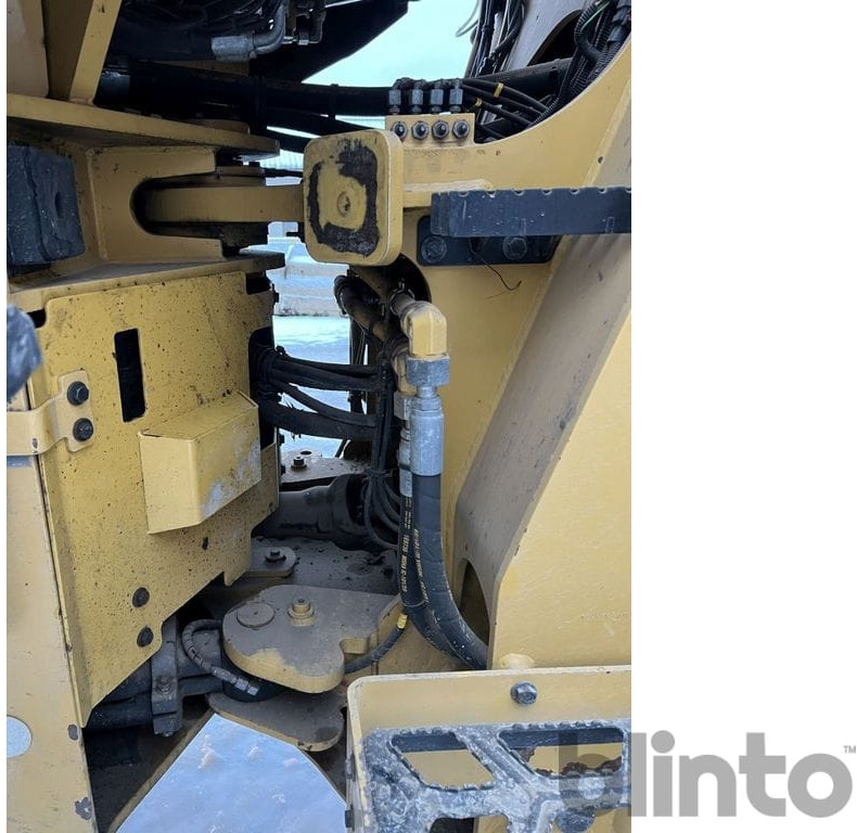 Chargeuse sur pneus CAT 938M Lång bom