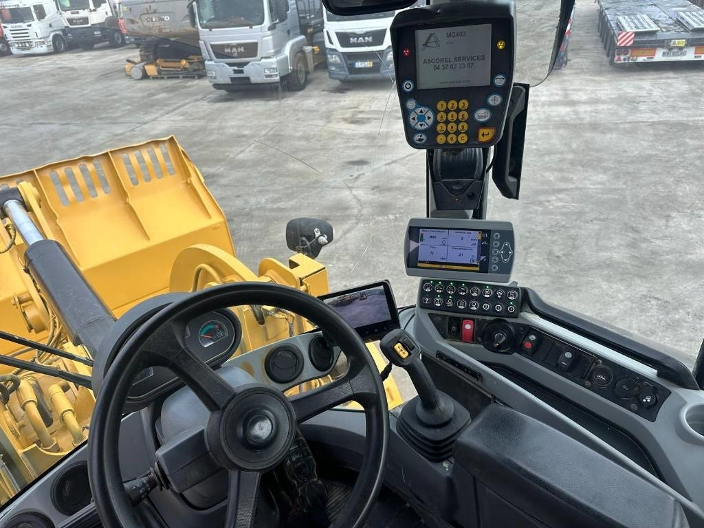 Chargeuse sur pneus CAT 938 K