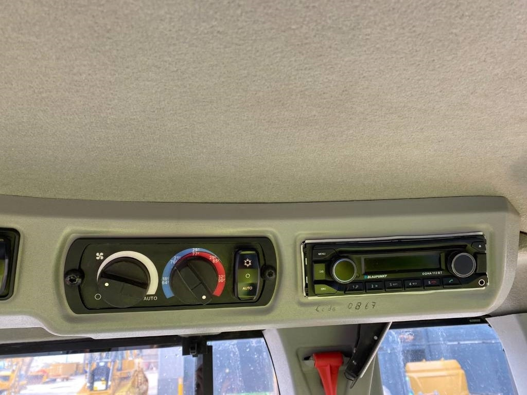 Chargeuse sur pneus CAT 938 M (Bucket + Forks)