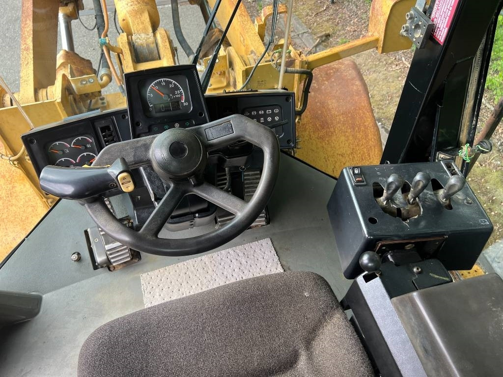 Chargeuse sur pneus CAT 950G