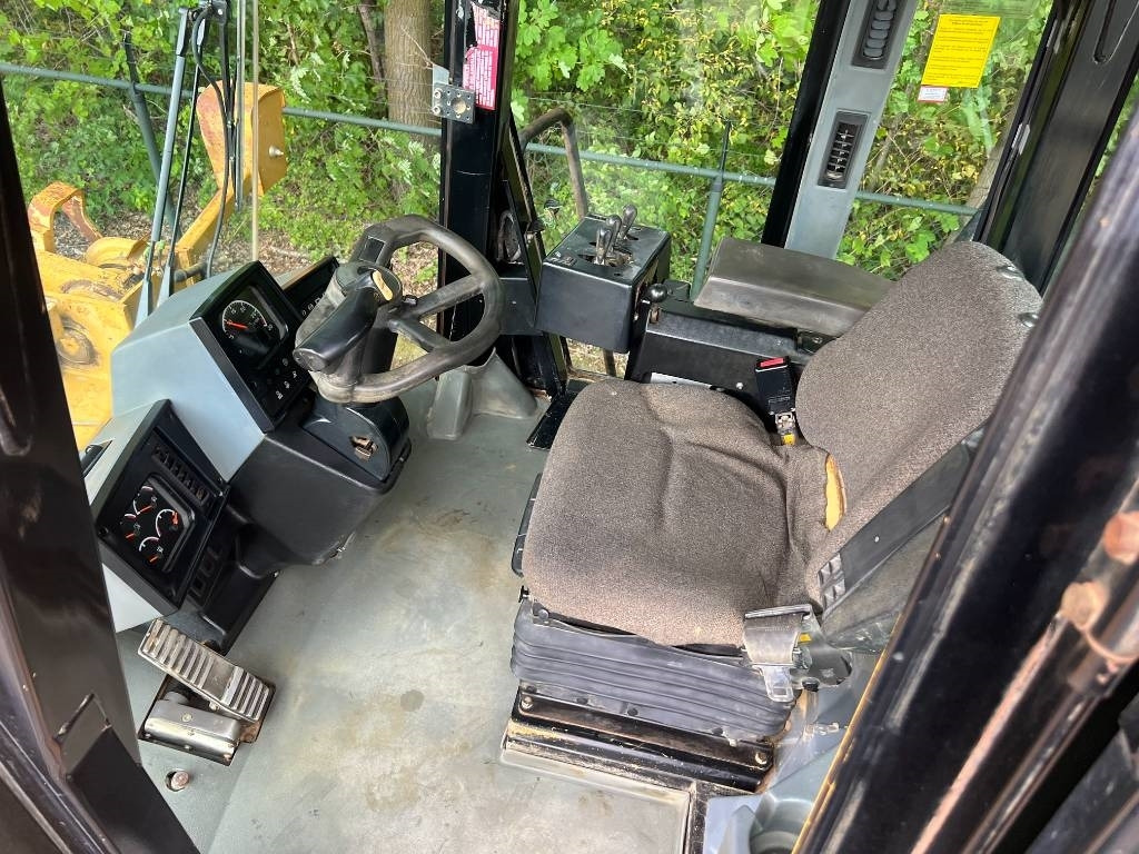 Chargeuse sur pneus CAT 950G