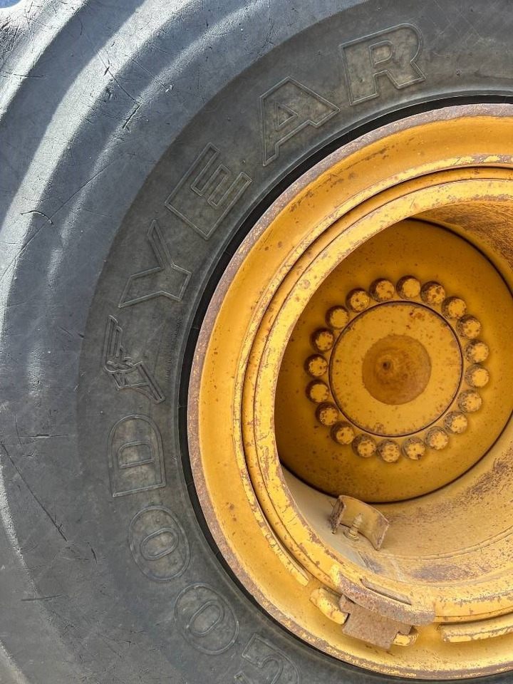 Chargeuse sur pneus CAT 950G