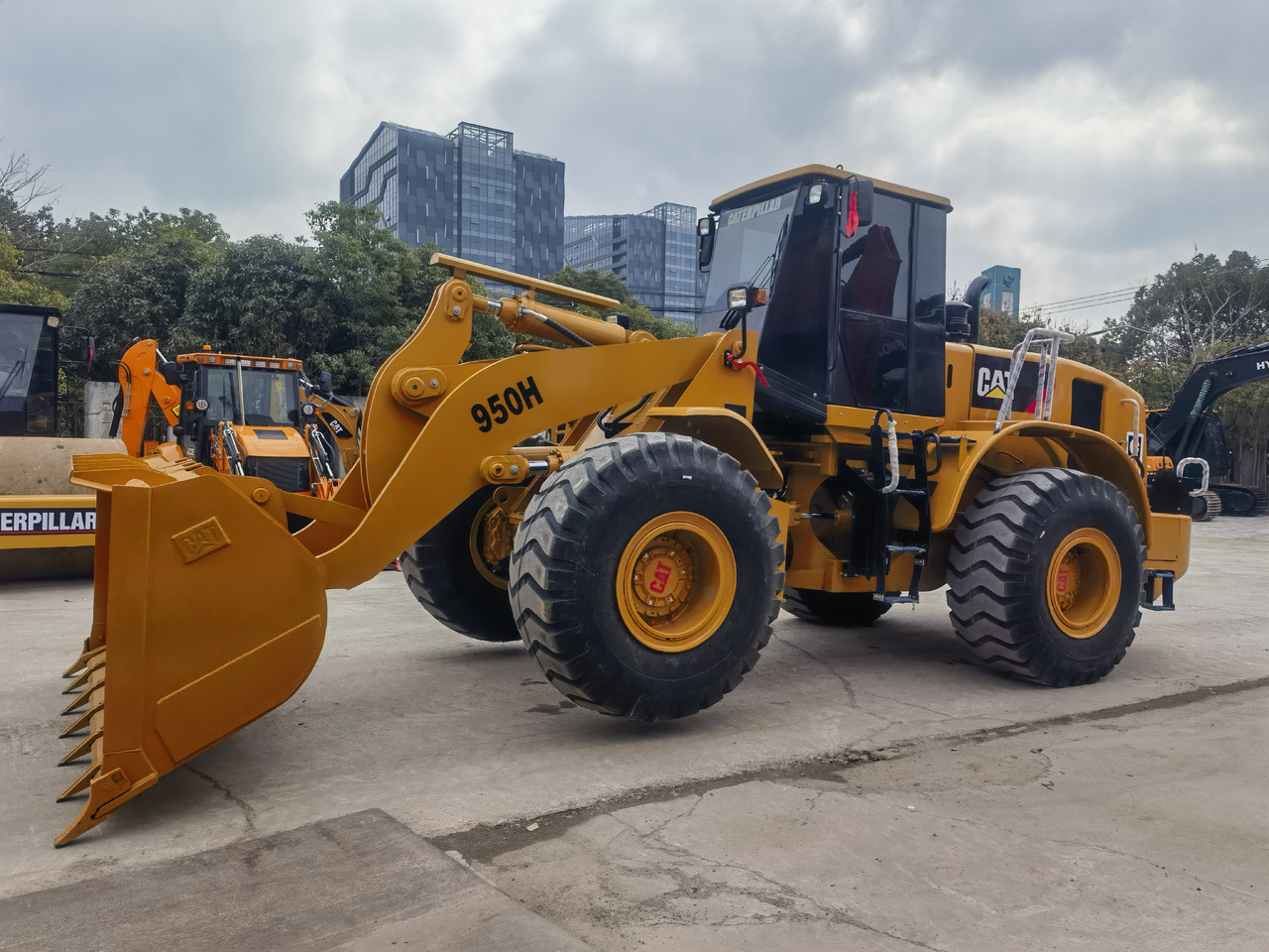 Chargeuse sur pneus CAT 950H Wheel Loader