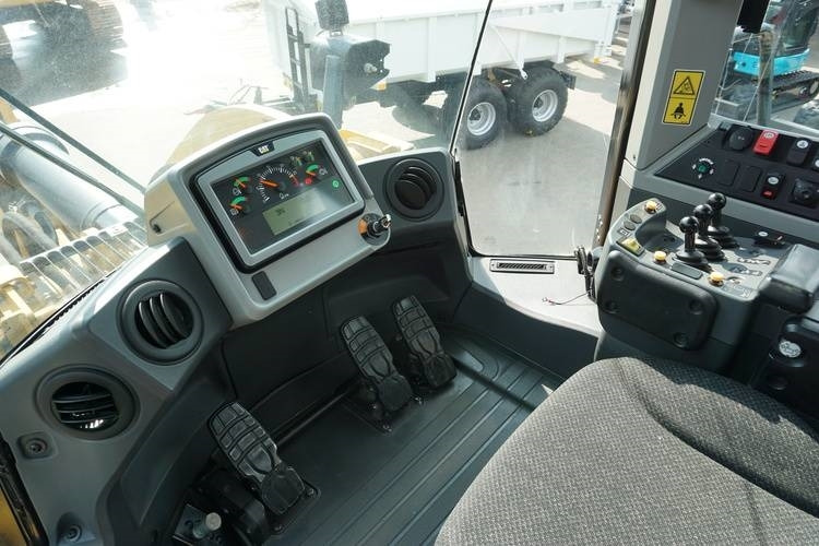 Chargeuse sur pneus CAT 950M