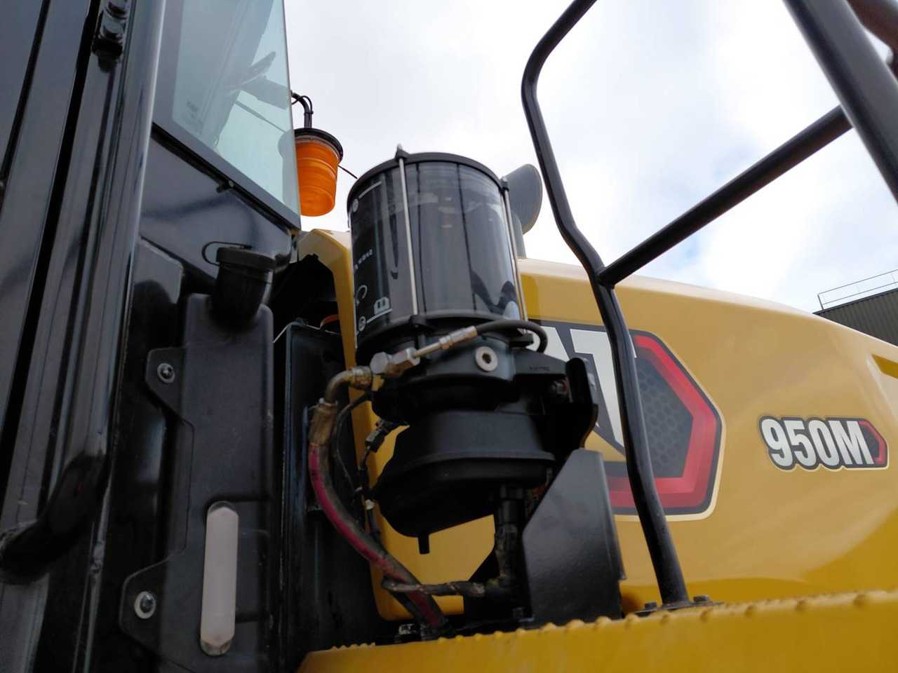 Chargeuse sur pneus CAT 950M