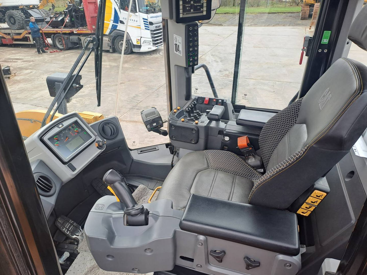 Chargeuse sur pneus CAT 950M