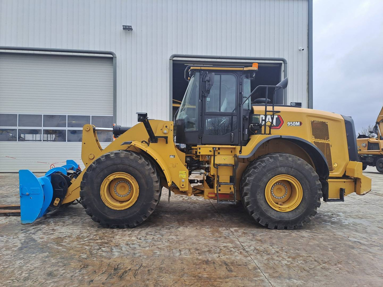 Chargeuse sur pneus CAT 950M