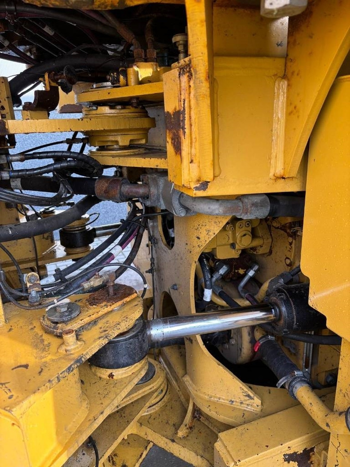 Chargeuse sur pneus CAT 950 K