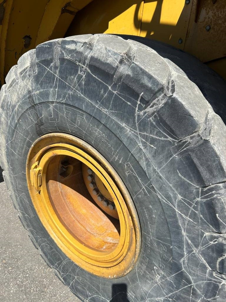 Chargeuse sur pneus CAT 950 K