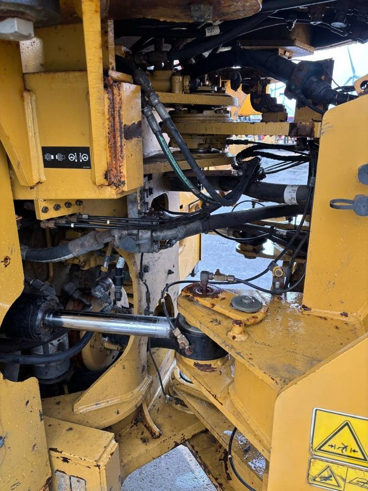 Chargeuse sur pneus CAT 950 K