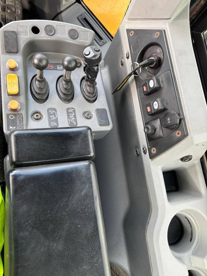 Chargeuse sur pneus CAT 950 K