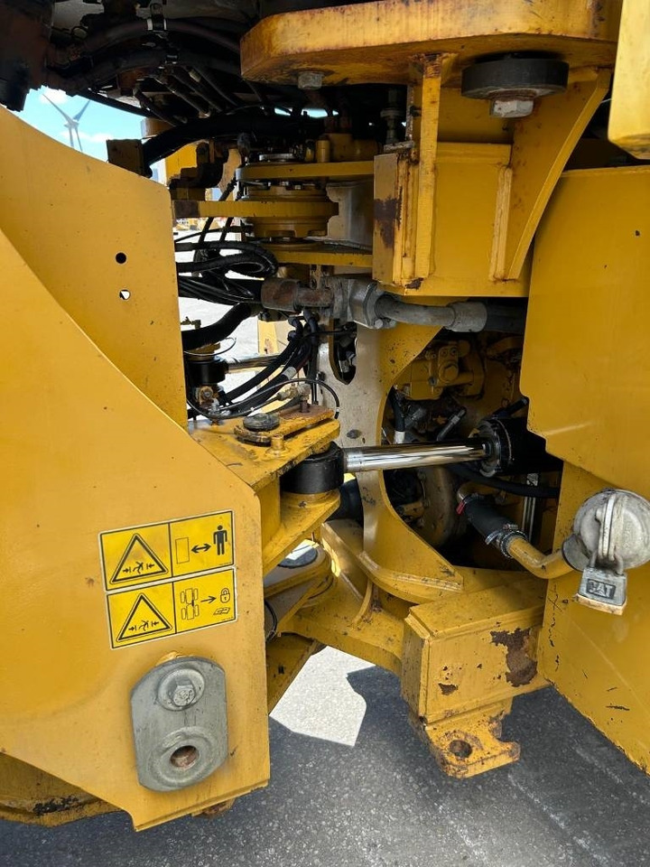 Chargeuse sur pneus CAT 950 K