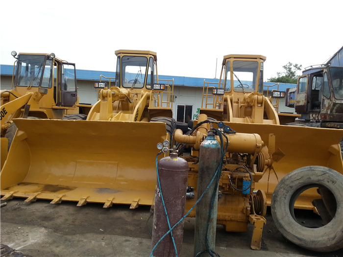 Chargeuse sur pneus CAT 966F