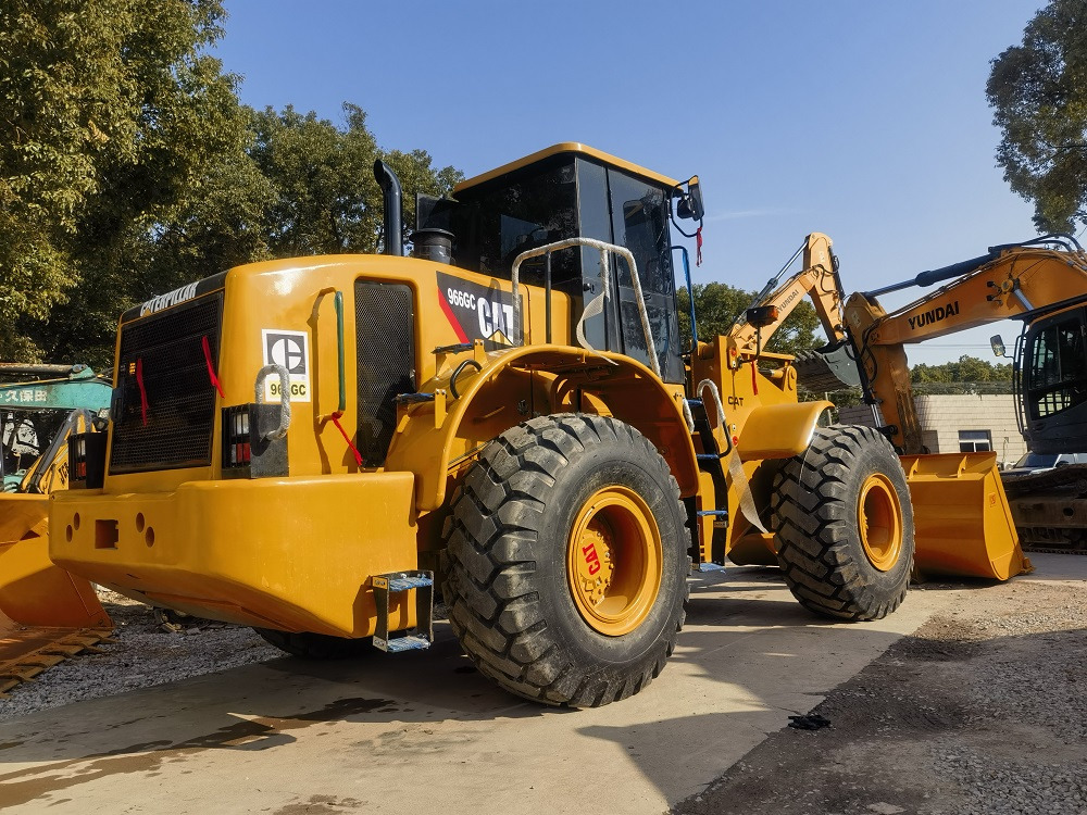 Chargeuse sur pneus CAT 966GC