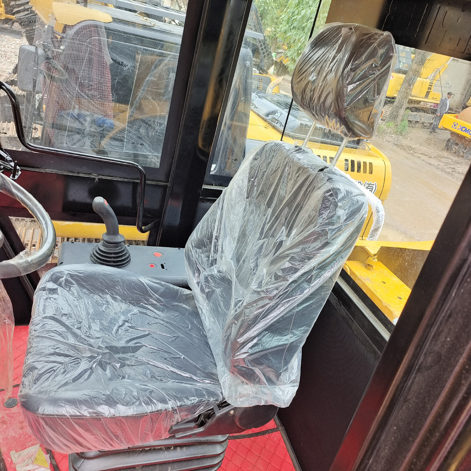 Chargeuse sur pneus CAT 966H