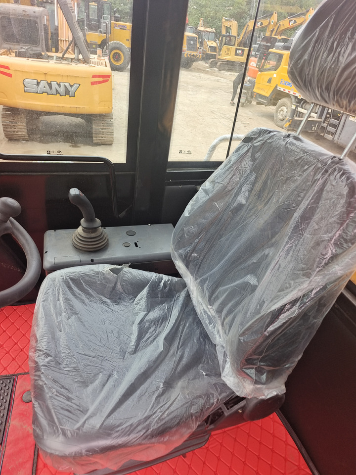 Chargeuse sur pneus CAT 966H