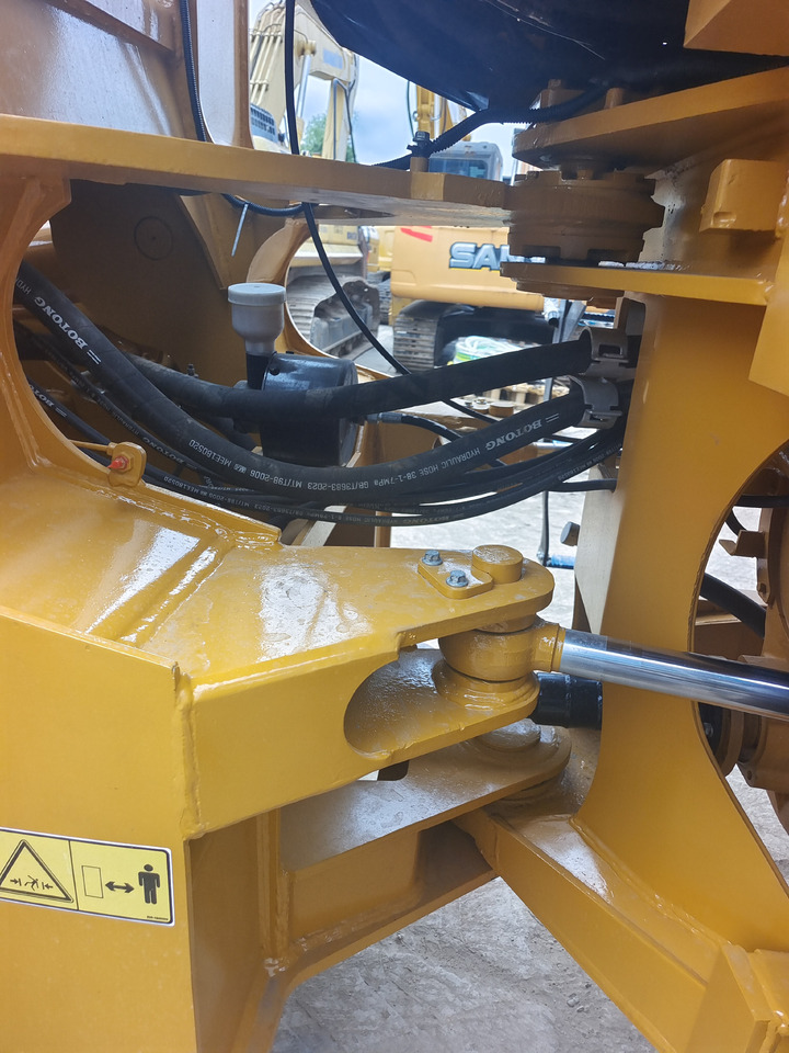 Chargeuse sur pneus CAT 966H