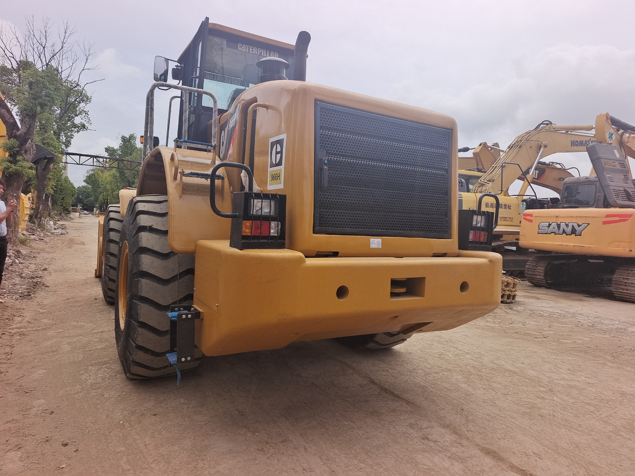 Chargeuse sur pneus CAT 966H